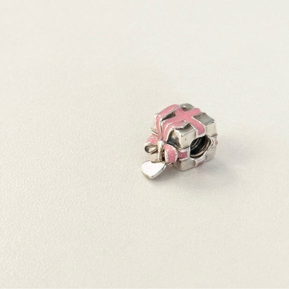 Pandora 925 Pink Enamel Wrapped With Love Gift Box Bow Ribbon Rare Bead Charm - Picture 6 of 6